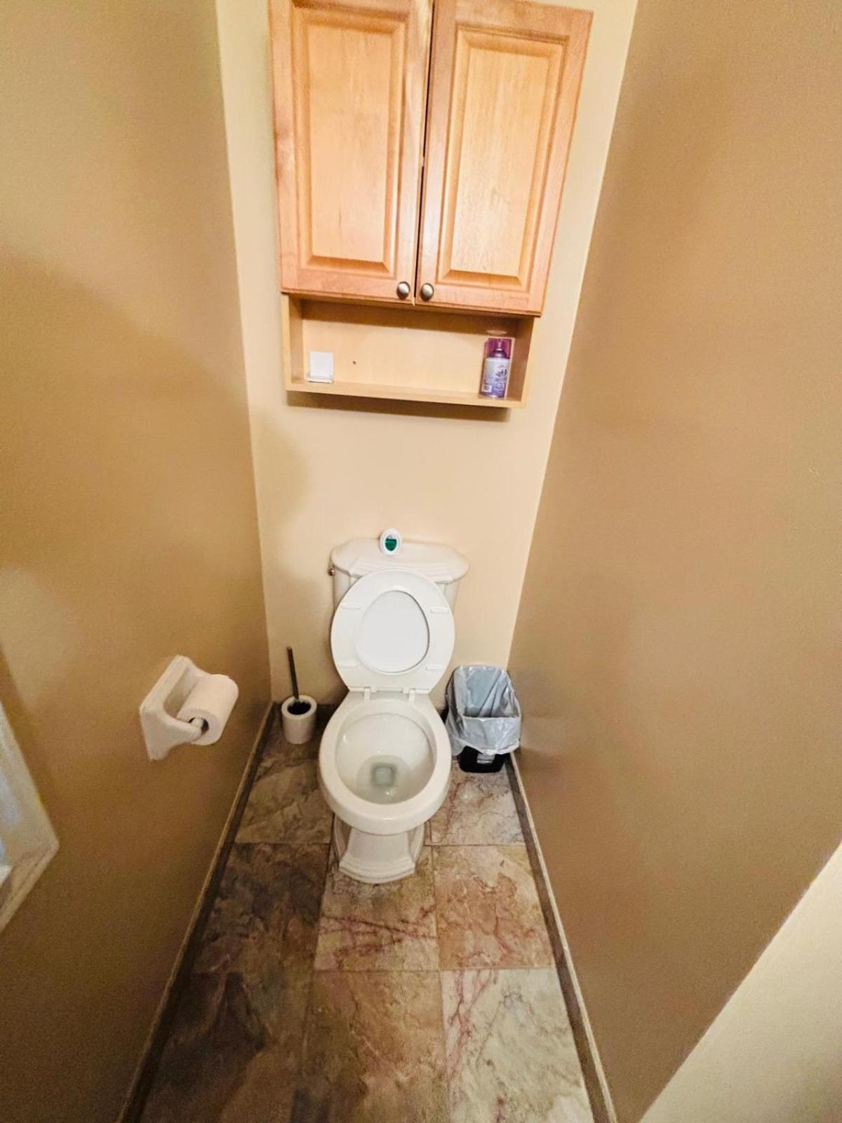 Square One Mississauga Suite- Attached Bathroom, Walking Transit & Plaza Εξωτερικό φωτογραφία